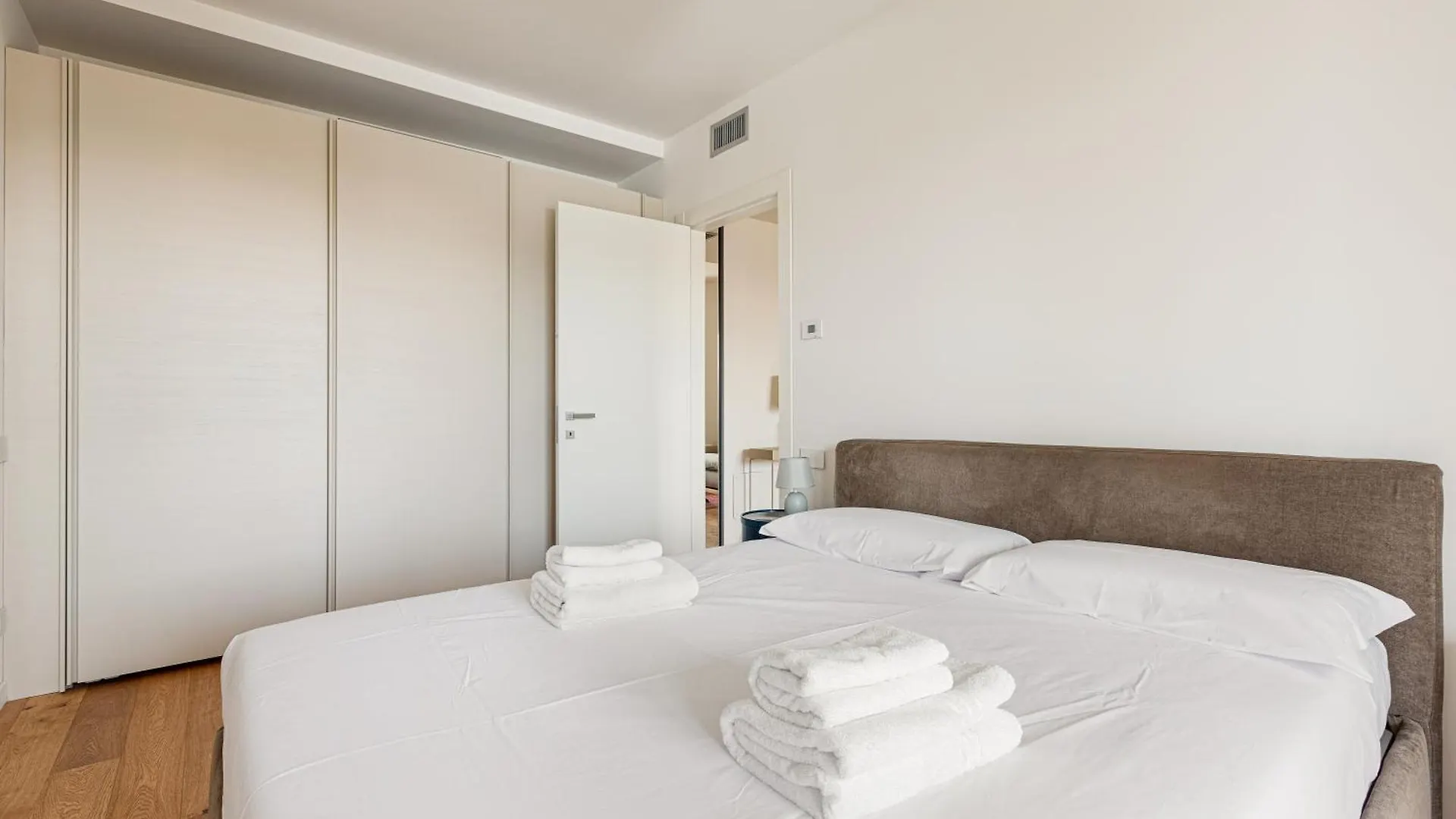 Apartment Amazing & Central Milan Apt - City Life District!